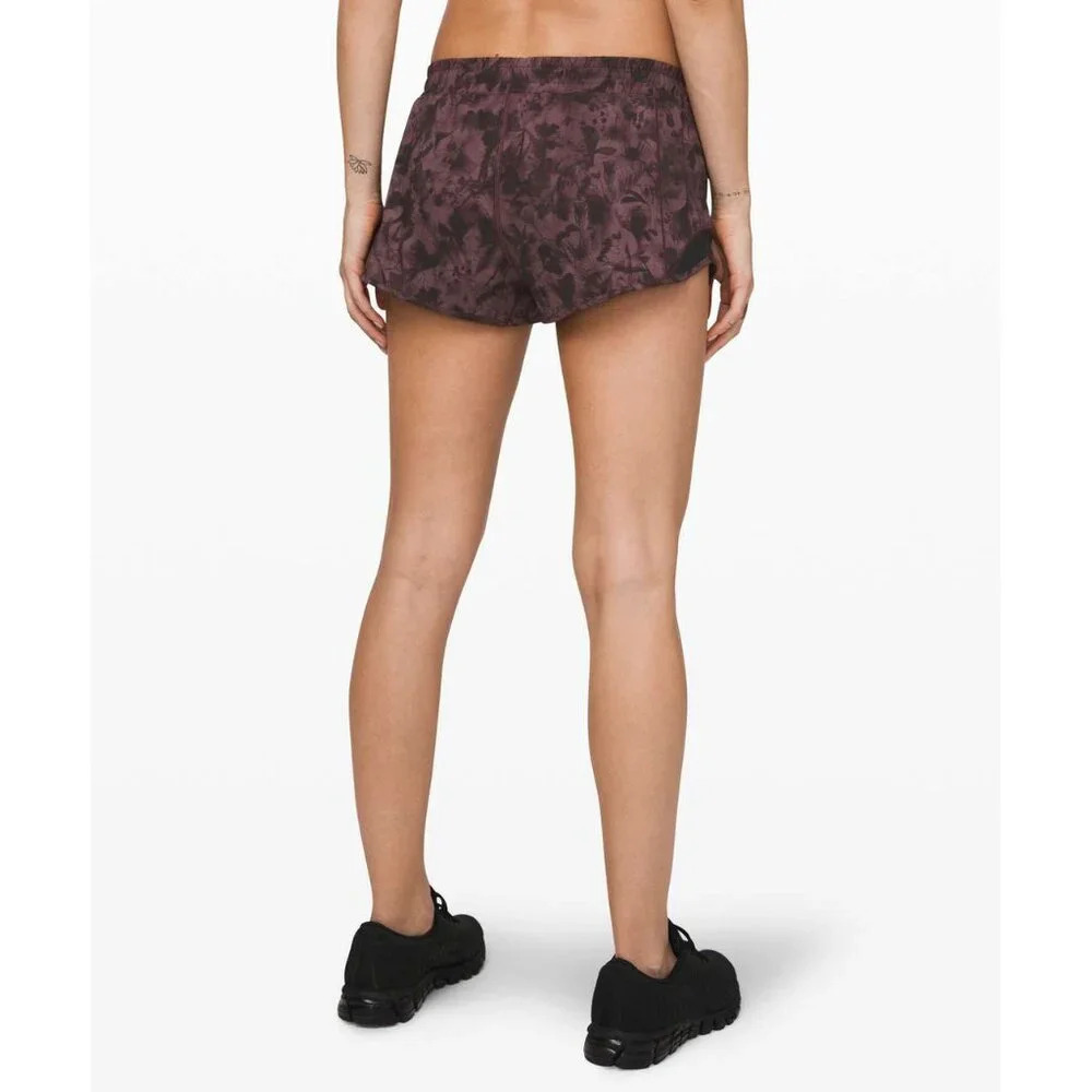 Lululemon Hotty Hot Short II *2.5" Mini Dusk Floral Antique Bark Black | 8